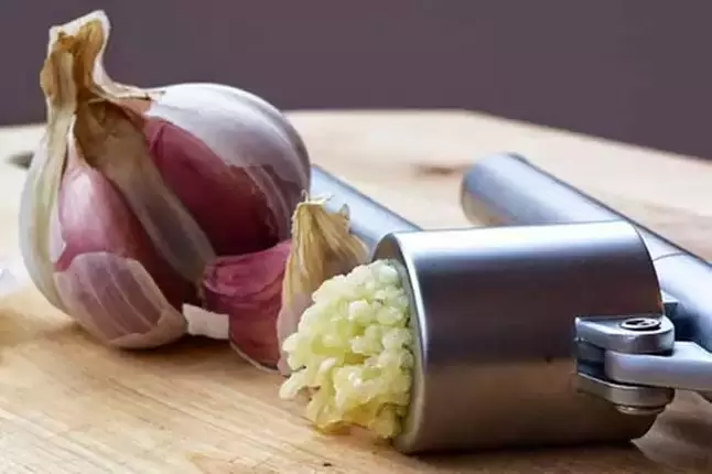 Knoblauch zur Zubereitung von potenzsteigernden Aufgüssen
